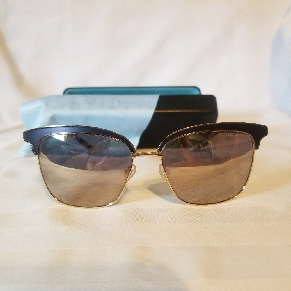 Authentic Ted Baker Sunglasses - image 5